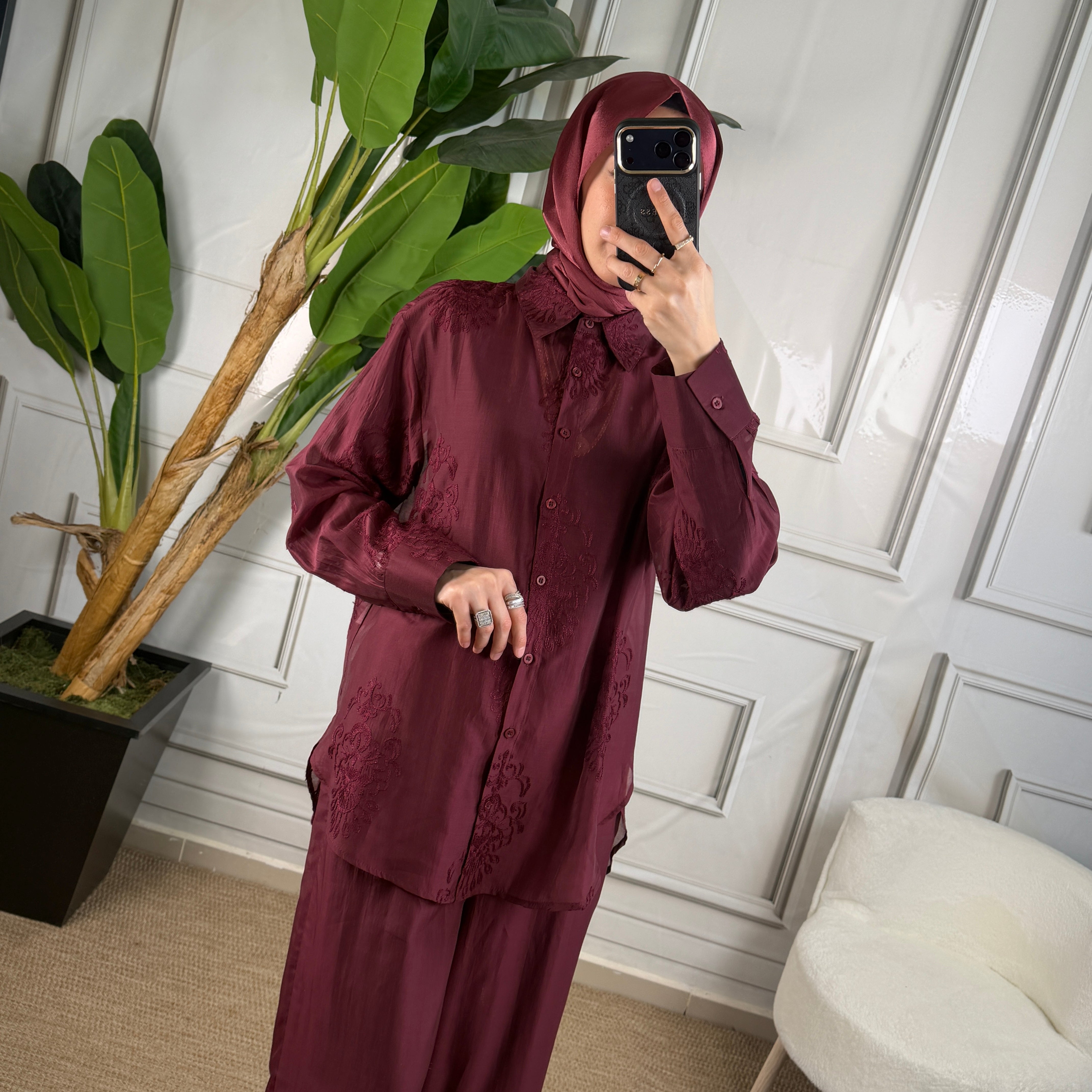 Ghisa Nakış Detaylı Takım